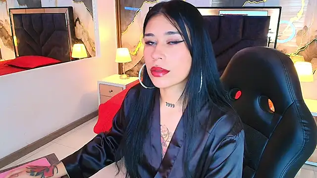 SusanVilla online show from July 17, 2026, 8:06 pm