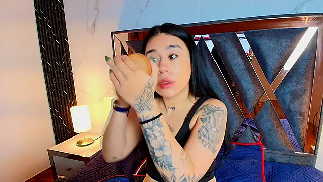 Snapshot of SusanVilla chatting on November 27, 2025, 3:01 pm SusanVilla online show from November 27, 2025, 3:01 pm