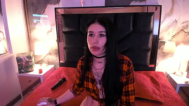 Snapshot of SusanVilla chatting on December 21, 2025, 8:27 am SusanVilla online show from December 21, 2025, 8:27 am