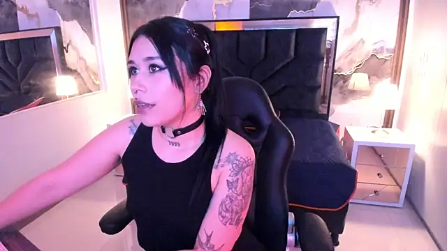 SusanVilla online show from March 16, 2026, 7:27 pm