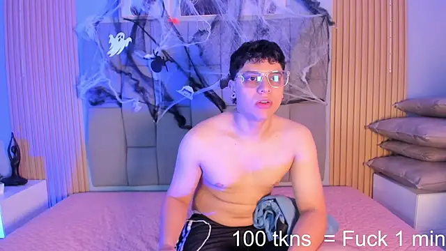 Kandyfrees  online show from November 1, 2025, 7:30 pm