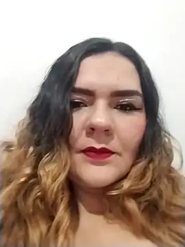 Snapshot of coral_marley chatting on October 18, 2025, 1:18 am coral marley online show from October 18, 2025, 1:18 am