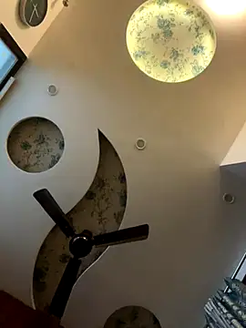 soniyaverma00 online show from December 16, 2025, 6:45 pm