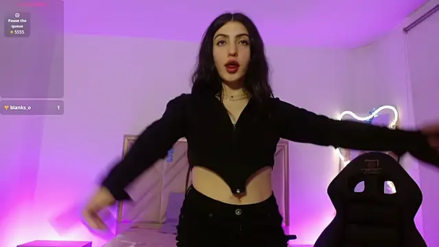 Ixchel tay online show from October 22, 2025, 4:01 am