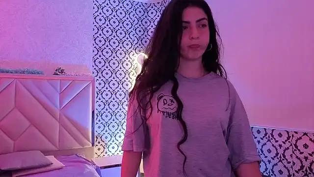 Ixchel tay online show from February 5, 2026, 3:57 am