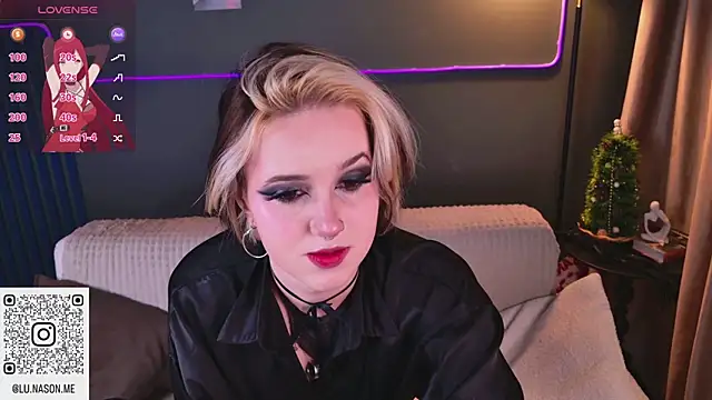 luna son online show from January 11, 2026, 9:33 pm