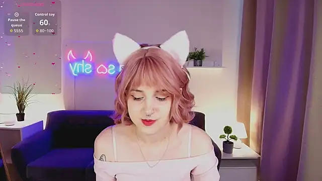 luna son online show from October 21, 2025, 2:05 pm