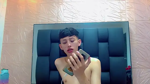 thaigo twink38 online show from November 28, 2025, 4:45 am