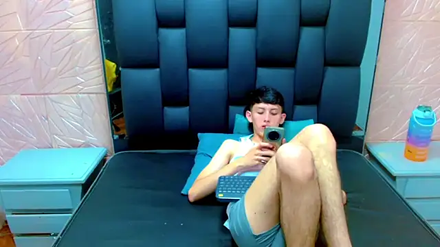 thaigo twink38 online show from November 14, 2025, 5:44 am