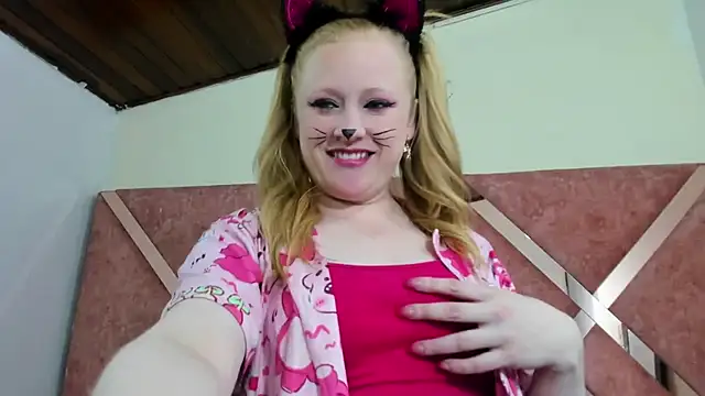 AliceCat 01 online show from November 5, 2025, 3:31 am