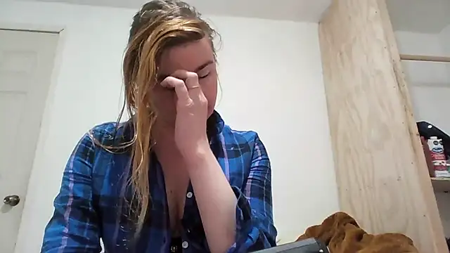 vagimosa online show from November 5, 2025, 3:31 am