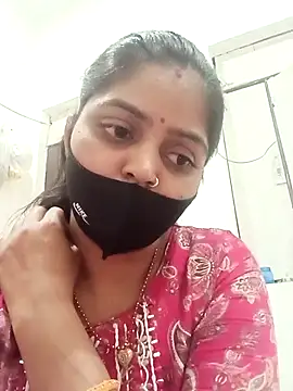 Snapshot of RANI_747 chatting on October 19, 2025, 4:32 pm RANI 747 online show from October 19, 2025, 4:32 pm