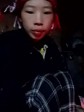 Snapshot of Khanhu_xx chatting on January 9, 2026, 11:44 pm Khanhu xx online show from January 9, 2026, 11:44 pm