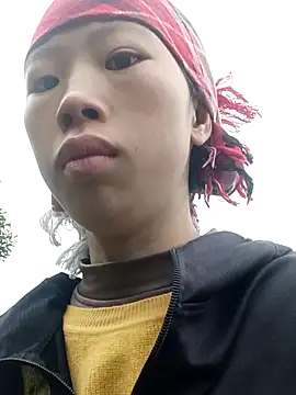 Snapshot of Khanhu_xx chatting on January 7, 2026, 1:32 am Khanhu xx online show from January 7, 2026, 1:32 am