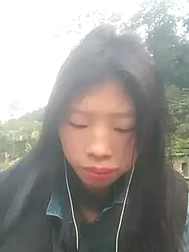 Snapshot of Khanhu_xx chatting on December 21, 2025, 12:24 am Khanhu xx online show from December 21, 2025, 12:24 am