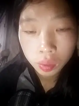 Snapshot of Khanhu_xx chatting on December 15, 2025, 11:31 pm Khanhu xx online show from December 15, 2025, 11:31 pm