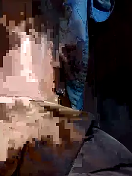 Snapshot of Khanhu_xx chatting on February 5, 2026, 12:06 am Khanhu xx online show from February 5, 2026, 12:06 am