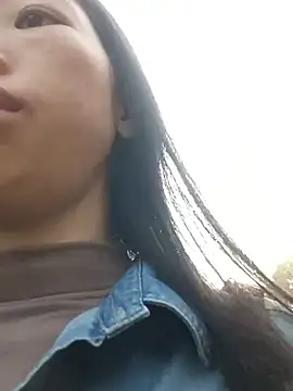 Snapshot of Khanhu_xx chatting on February 14, 2026, 1:39 am Khanhu xx online show from February 14, 2026, 1:39 am