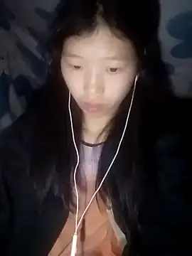 Snapshot of Khanhu_xx chatting on December 14, 2025, 8:09 am Khanhu xx online show from December 14, 2025, 8:09 am