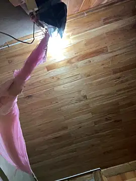 Snapshot of Liu30 chatting on December 19, 2025, 12:40 pm Liu30 online show from December 19, 2025, 12:40 pm