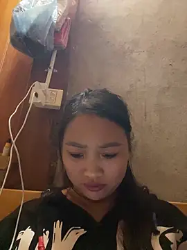 Snapshot of Liu30 chatting on December 18, 2025, 12:20 pm Liu30 online show from December 18, 2025, 12:20 pm