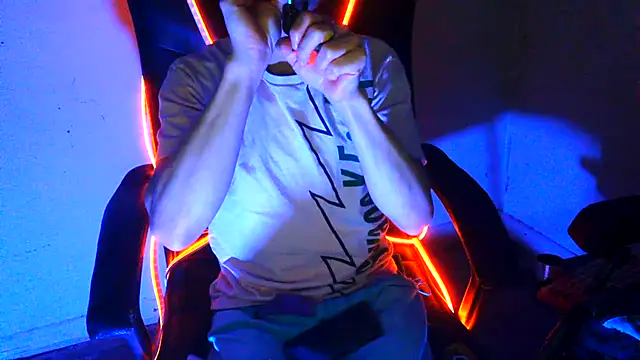 Snapshot of highinhtxx chatting on February 16, 2026, 2:54 am highinhtxx online show from February 16, 2026, 2:54 am