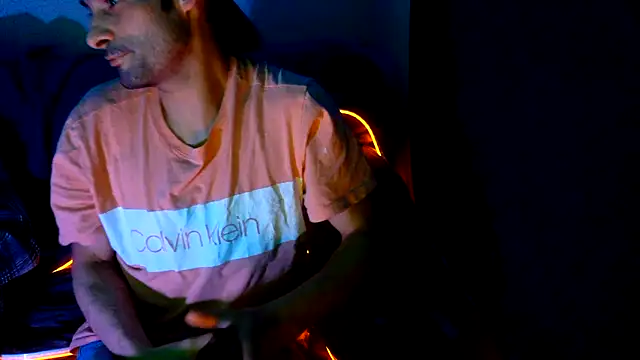 Snapshot of highinhtxx chatting on November 7, 2025, 6:51 am highinhtxx online show from November 7, 2025, 6:51 am