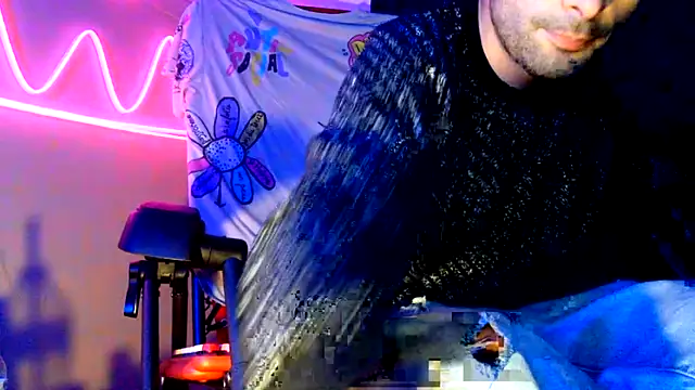 Snapshot of highinhtxx chatting on December 15, 2025, 12:16 am highinhtxx online show from December 15, 2025, 12:16 am