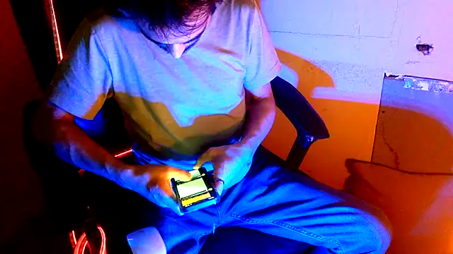 Snapshot of highinhtxx chatting on February 11, 2026, 5:35 pm highinhtxx online show from February 11, 2026, 5:35 pm