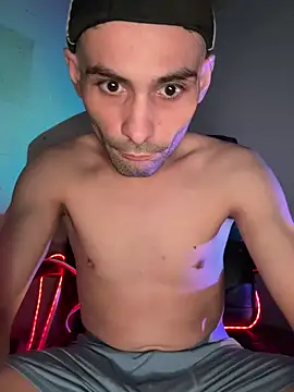 Snapshot of highinhtxx chatting on February 24, 2026, 10:43 pm highinhtxx online show from February 24, 2026, 10:43 pm