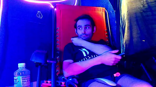 Snapshot of highinhtxx chatting on January 14, 2026, 9:18 pm highinhtxx online show from January 14, 2026, 9:18 pm