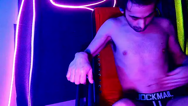 Snapshot of highinhtxx chatting on January 6, 2026, 8:57 pm highinhtxx online show from January 6, 2026, 8:57 pm