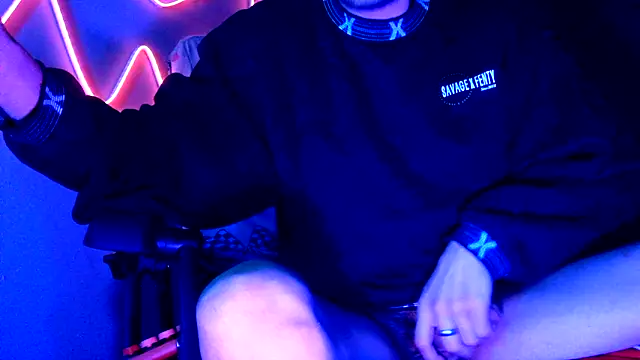 Snapshot of highinhtxx chatting on December 19, 2025, 8:17 am highinhtxx online show from December 19, 2025, 8:17 am