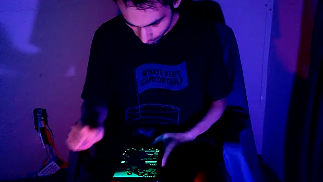 Snapshot of highinhtxx chatting on November 11, 2025, 10:10 am highinhtxx online show from November 11, 2025, 10:10 am