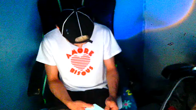 Snapshot of highinhtxx chatting on February 28, 2026, 1:05 am highinhtxx online show from February 28, 2026, 1:05 am