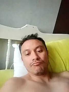 Snapshot of Ricuss9 chatting on October 2, 2025, 11:19 pm Ricuss9 online show from October 2, 2025, 11:19 pm