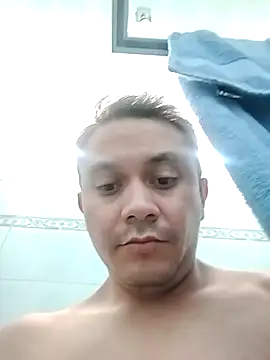 Snapshot of Ricuss9 chatting on November 8, 2025, 5:38 pm Ricuss9 online show from November 8, 2025, 5:38 pm