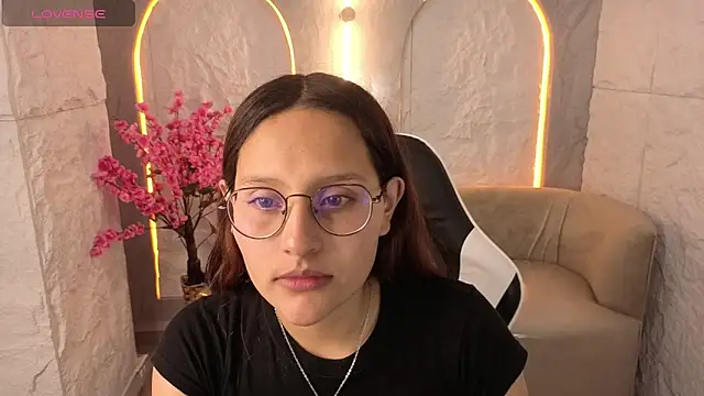 Nyx Tamy Tx  online show from October 20, 2025, 1:00 pm