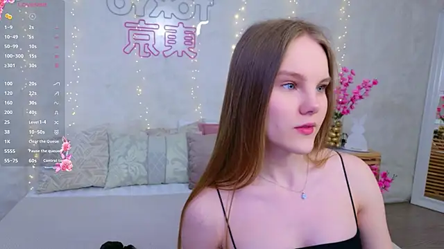 Lili Lohan online show from April 10, 2026, 5:03 am