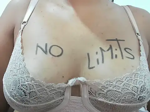 Valentinahot7 online show from November 23, 2025, 12:26 pm