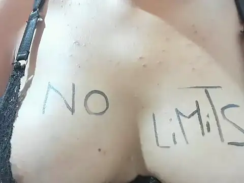 Snapshot of Valentinahot7 chatting on February 25, 2026, 1:00 pm Valentinahot7 online show from February 25, 2026, 1:00 pm