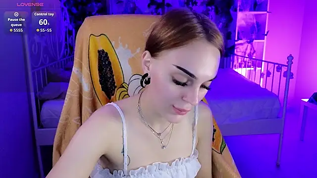 Snapshot of emlymur chatting on October 26, 2025, 4:29 pm emlymur online show from October 26, 2025, 4:29 pm