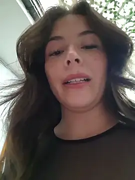 EmmaValencia  online show from May 21, 2026, 9:12 pm