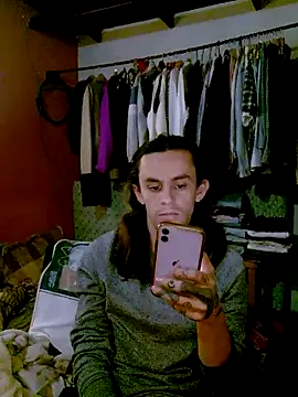 monroedelrey online show from December 19, 2025, 2:41 pm