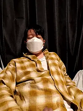 yuuukiiiip online show from November 24, 2025, 4:56 am