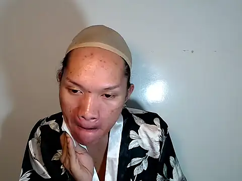 amandareddragon online show from November 19, 2025, 6:13 am