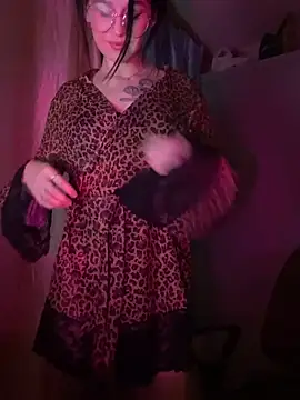 Darina queen online show from October 15, 2025, 7:00 pm