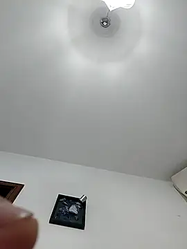 thonyx93 online show from November 16, 2025, 3:39 pm