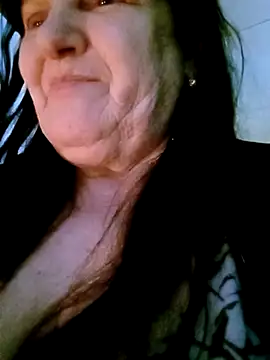 Apeesynka55211 online show from February 11, 2026, 7:14 pm