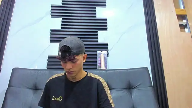 Snapshot of milo_crave chatting on October 7, 2025, 12:50 pm milo crave online show from October 7, 2025, 12:50 pm